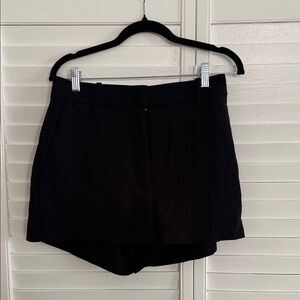 Wilfred Aritzia high waisted dress shorts size 10